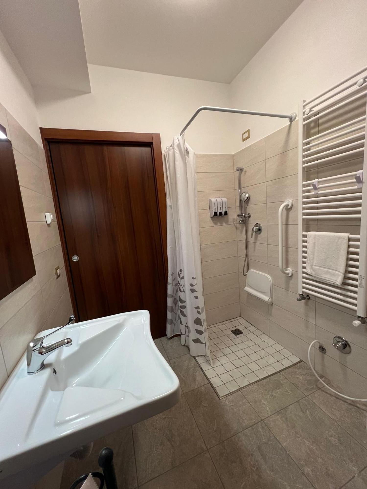 Sigis Hotel Fiumicino Ngoại thất bức ảnh